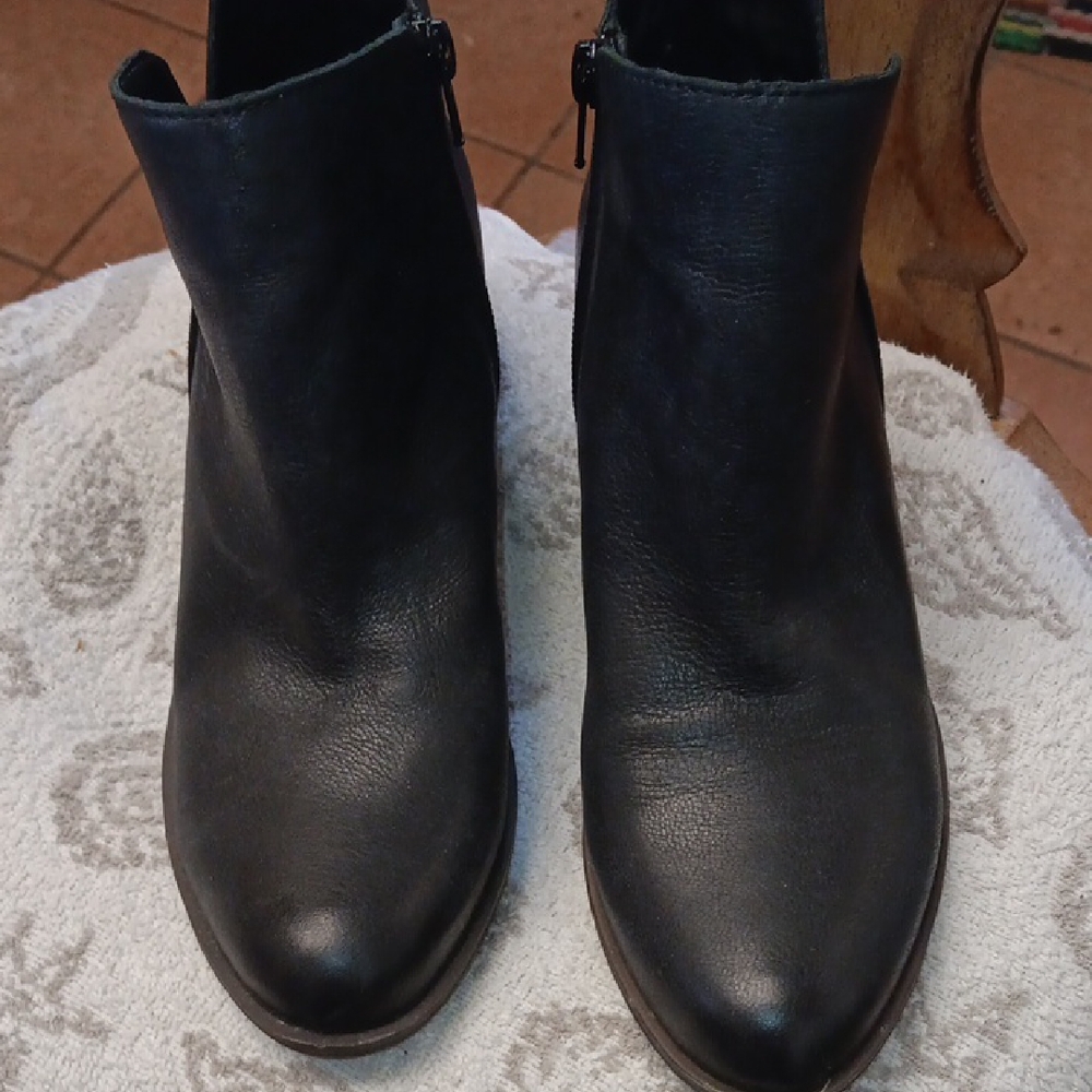 Black Leather Ankle Boots with Rounded Toe